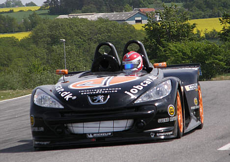 David Falch og ikke mindst hans Peugeot 207 Spider Cup racer er HELT klar til weekendesn to løb på Jyllands-Ringen.